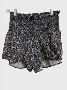 Urban Outfitters Floral Print Smocked Waist Shorts Sz M Linen Blend Black White